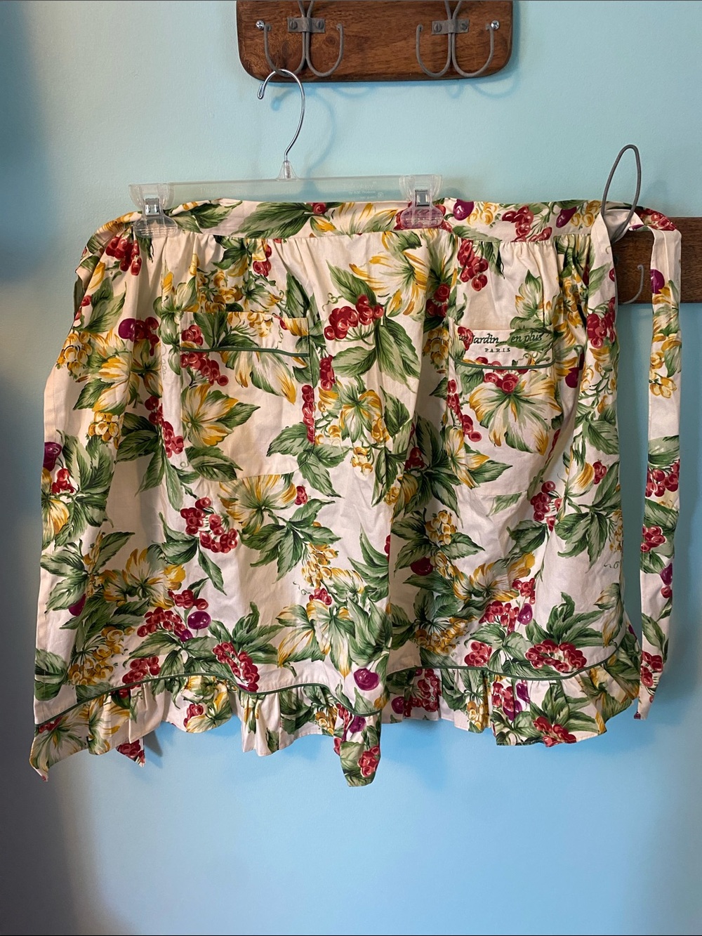 French Le Jardin en plus Paris vintage French country Floral Apron